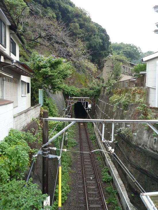  極楽洞が鎌倉市の景観重要建築物等に指定されました 