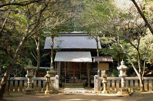 葛原冈神社