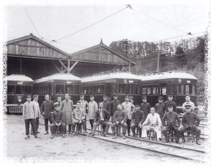 江ノ電が当社の経営となり最初に就役した100形ボギー車（金子利親氏所蔵）